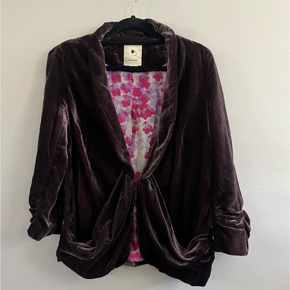 Elegant Velvet Black Jacket - Picture 9 of 10